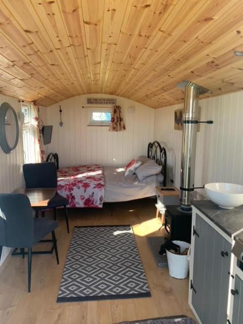Maple Hut Four Acre Farm Campsite