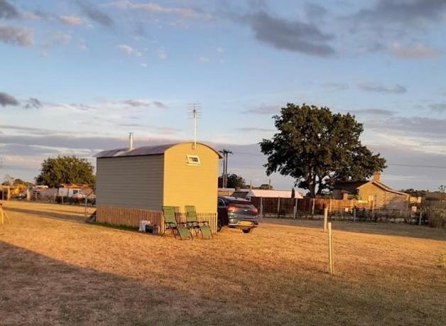 Maple Hut Four Acre Farm Campsite *
